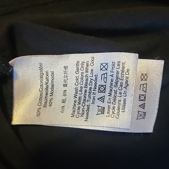 DKNY T-shirt With Bling. Size: L - Picture 4 of 6